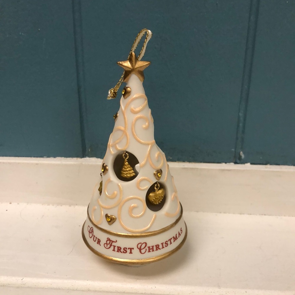Hallmark Keepsake Christmas Tree Ornament 1st Christmas Together 2006 charmed